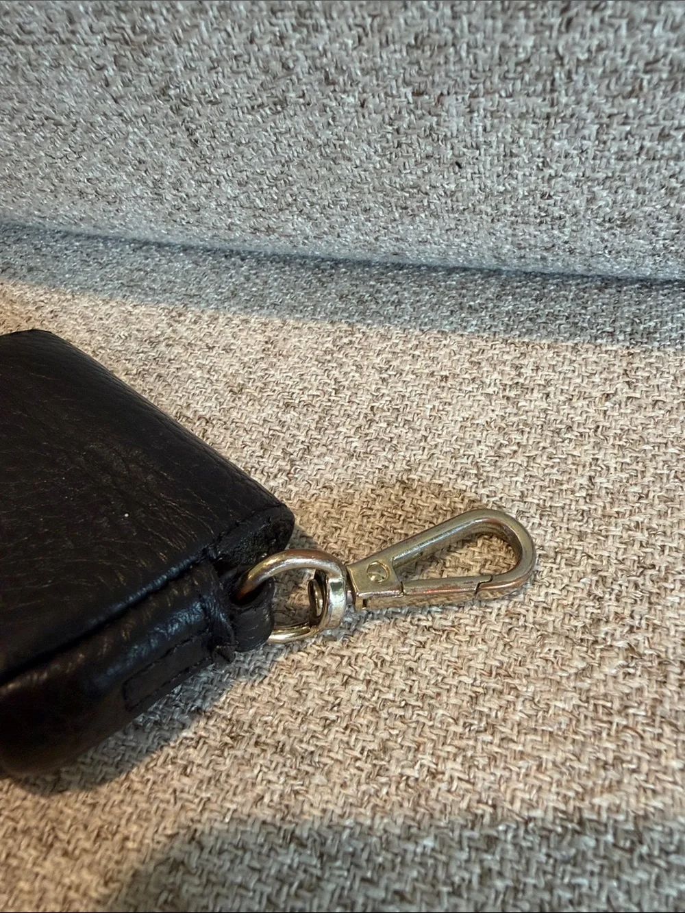 Bandolier Avery AirPod Clip-on Pouch very well loved